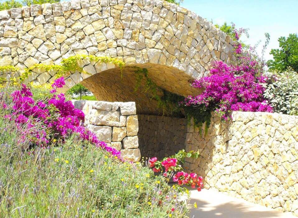 Trockenmauer bauen - Mediterraner Garten